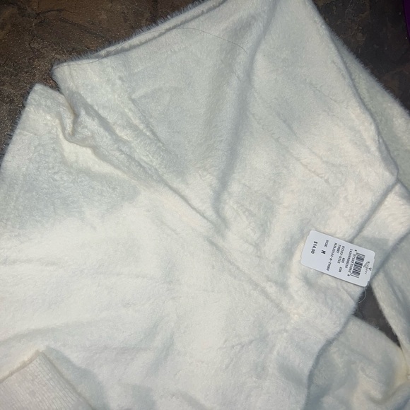 Cream Sweater Set - Picture 4 of 4